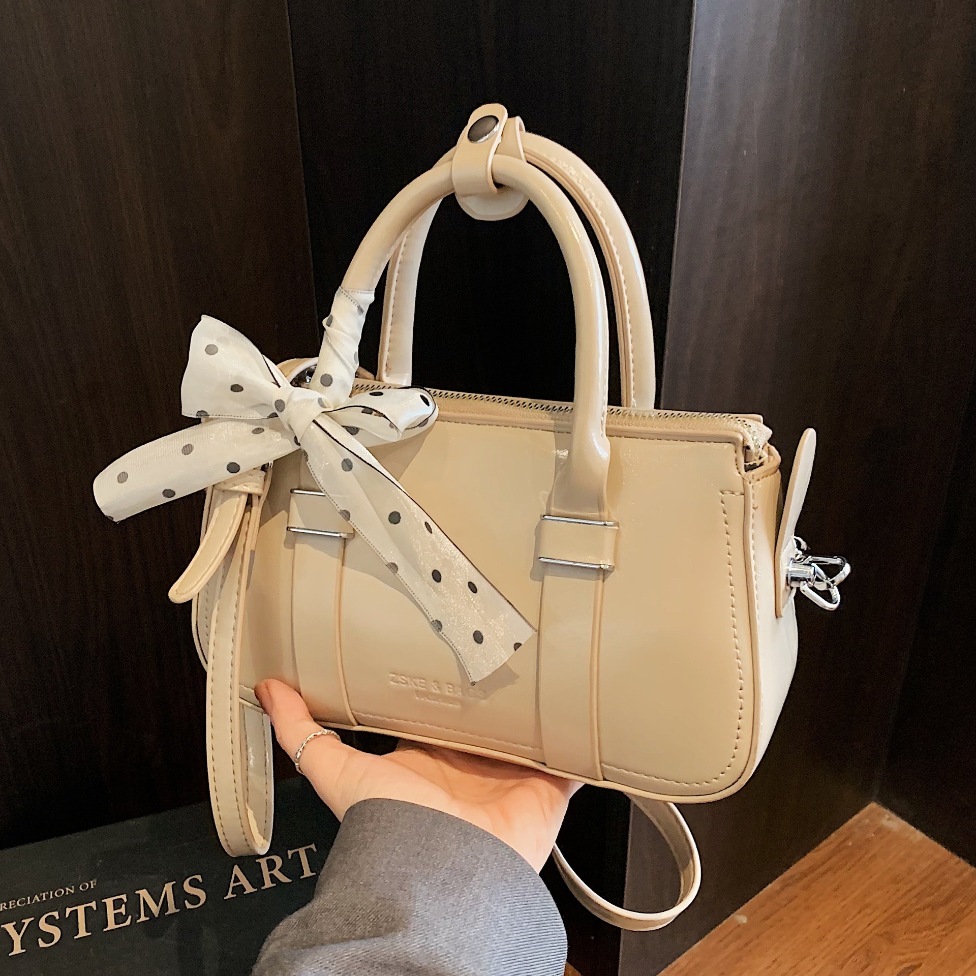 designer High-end Handheld Underarm Bag for Women 2025 Spring Summer New Trendy Fashion Versatile Casual Shoulder Crossbody Small Square Bag