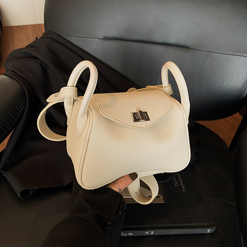 designer Korean Niche Underarm Bag for Women 2025 New Trend Spring Fashion Lychee Pattern Basket Bag Versatile Crossbody Bag