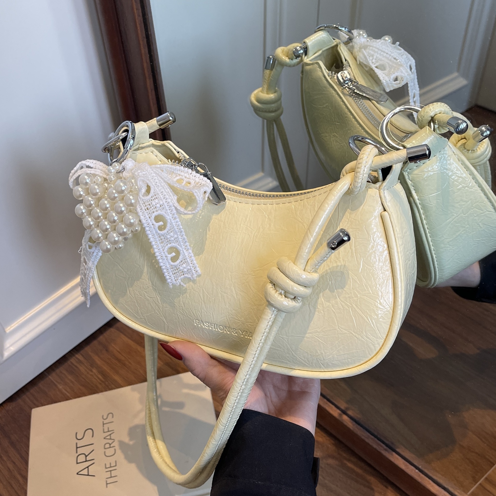 designer Unique Designer Style Trendy Small Bag for Women 2025 New Summer Fashion Versatile Crossbody Shoulder Underarm Bag