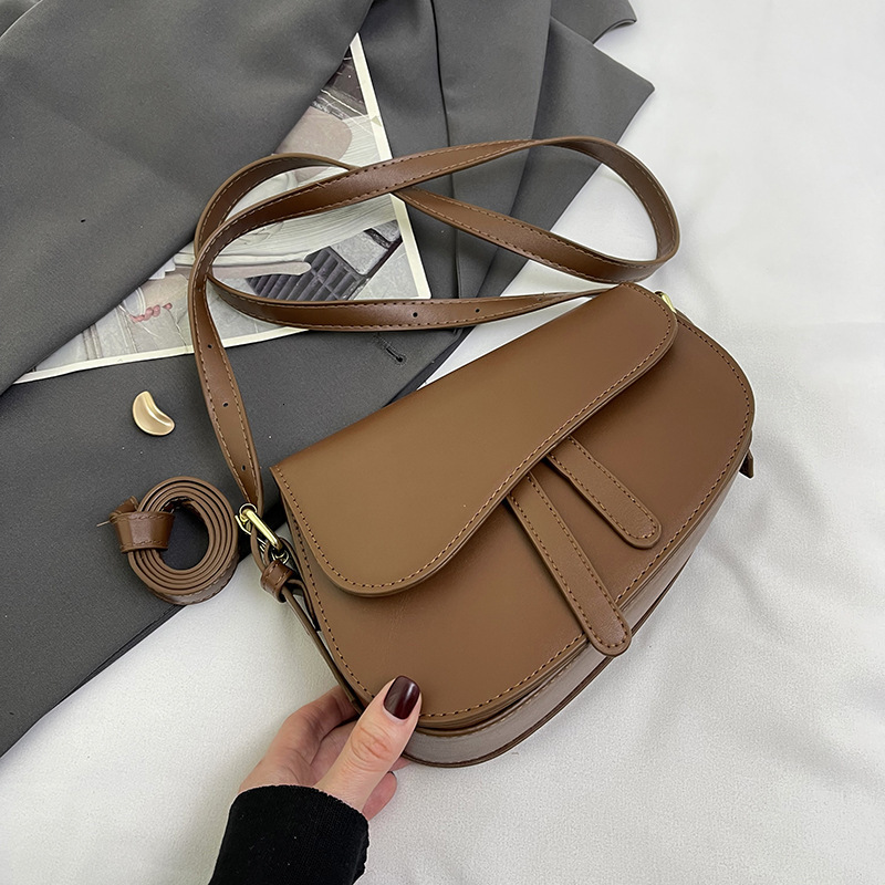 Top Brand High Quality New Style High-Quality Bag 2025 New Women's Bag Trend Popular Crossbody Bag Shoulder Underarm Saddle Bag New Free Delivery