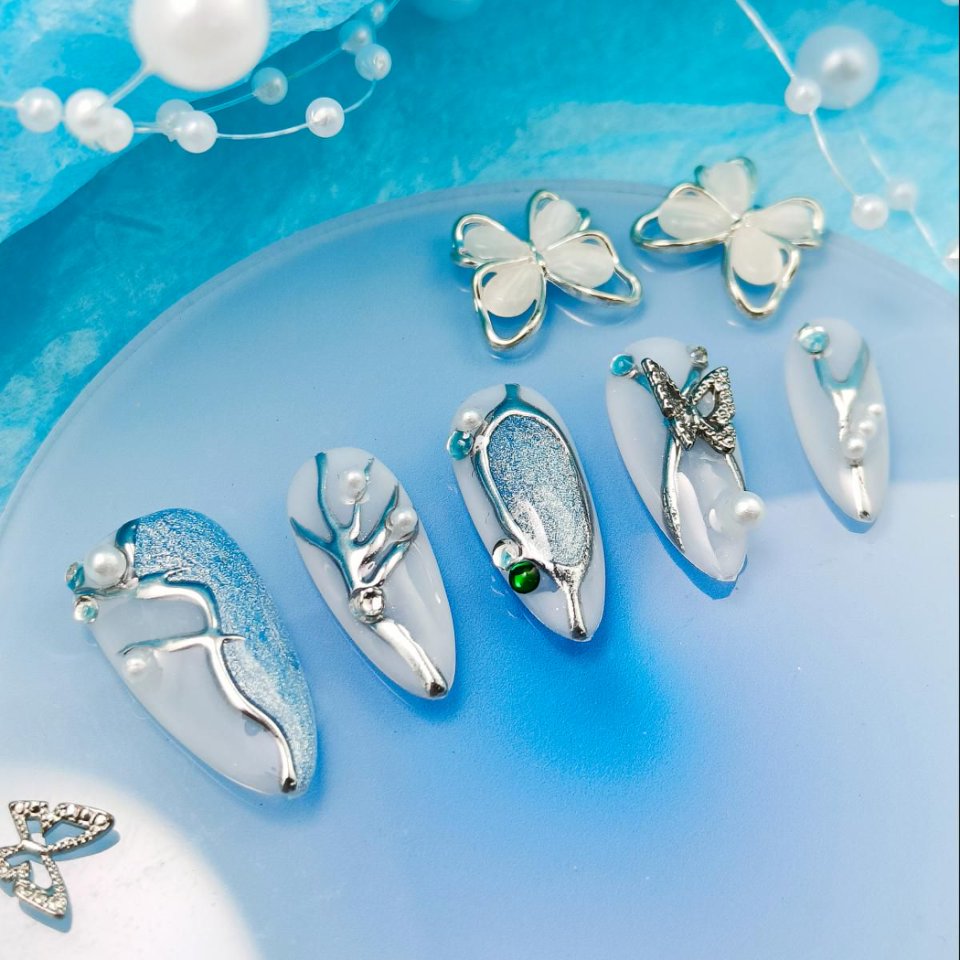 10pcs 3D Hand drawn Handmade Press-on nails Medium Almond Nails Bundle Metal wire Sweet Butterfly Pearl Finished nail stickers Free storage box jelly 