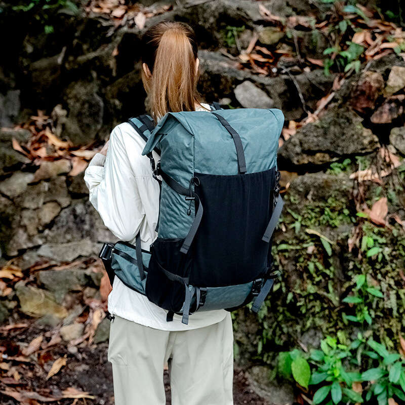 Outdoor Hiking Bag 40L Expandable Capacity Travel Lightweight Scratch-Resistant Waterproof Roll-Top Backpack