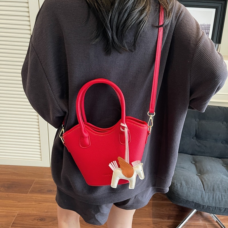 designer Handheld Lychee Texture High-End Bucket Bag for Women 2025 Summer New Korean Fashion Single Shoulder Bag Simple Small Bag