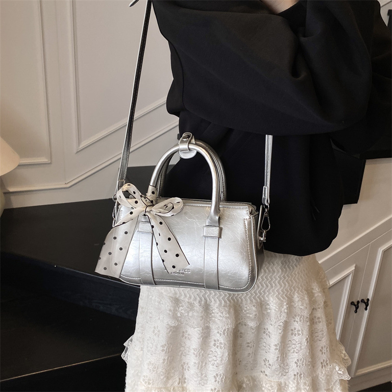 designer High-end Handheld Underarm Bag for Women 2025 Spring Summer New Trendy Fashion Versatile Casual Shoulder Crossbody Small Square Bag