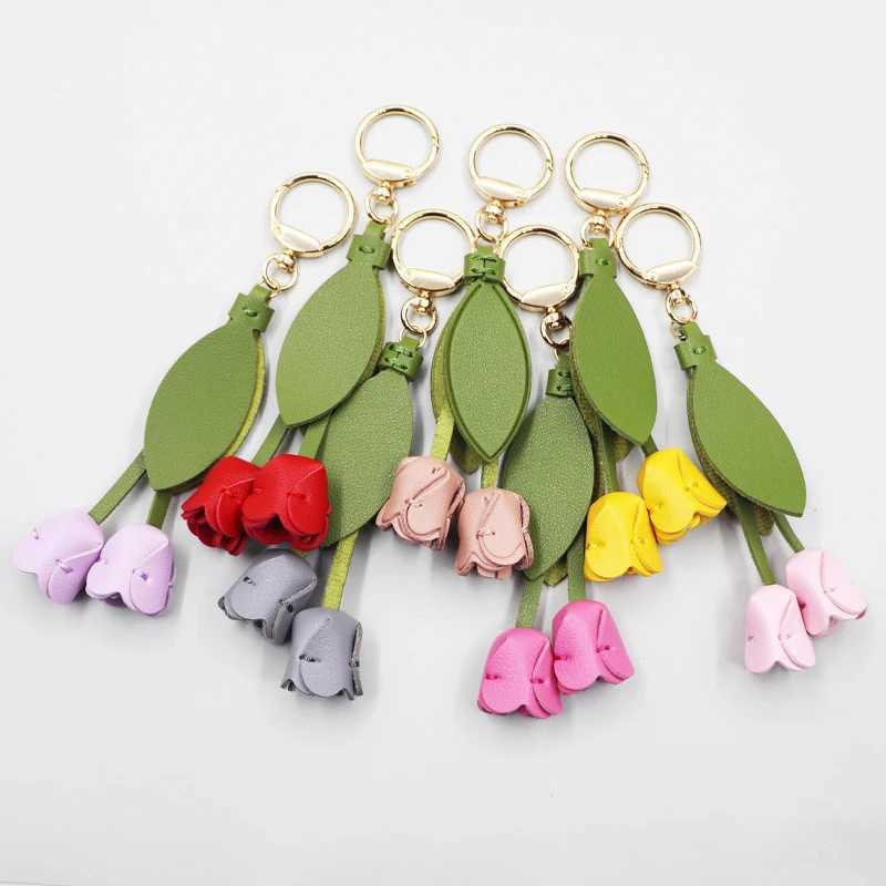 Popular Flower Shaped Pendant Rope Leather Metal Accessories Bag Pendant Keychain for women Hand Rope Gift Flower Bag Pendants W250604
