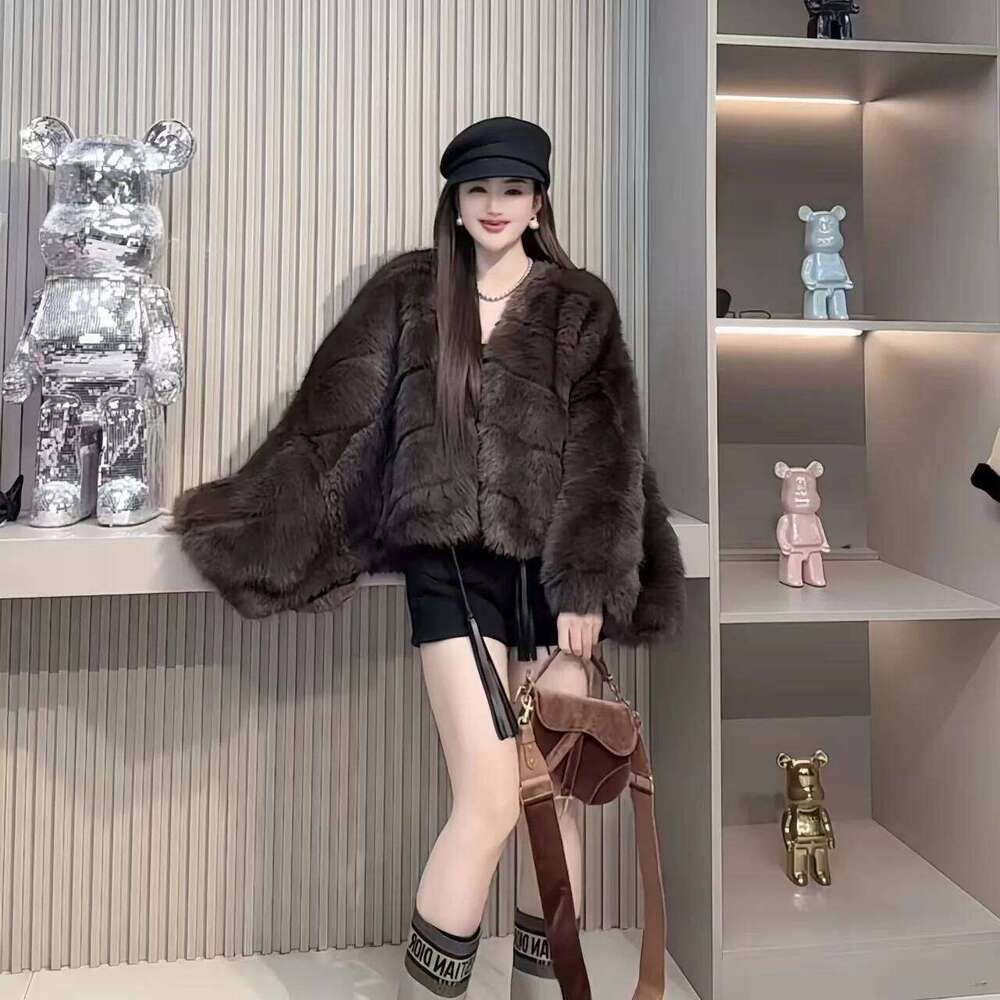 Faux Fur Coat For Women, Covered Button Jacket, Bat Sleeve Outerwear, England Style, Thick Furry, Autumn And Winter, New, 2024
