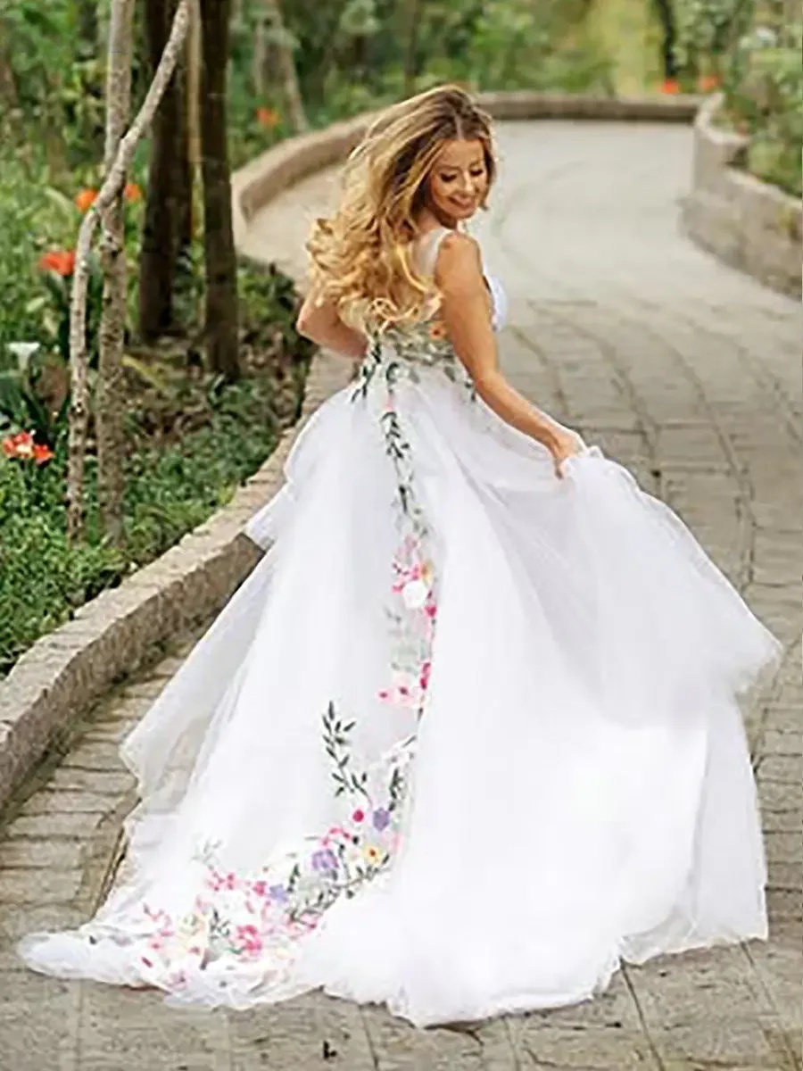 Romantic Colorful Floral Lace Appliques Bohemian Wedding Dresses V-Neck Sleeveless A-Line Long Tulle Garden Bridal Gowns Robe De Mariee Straps