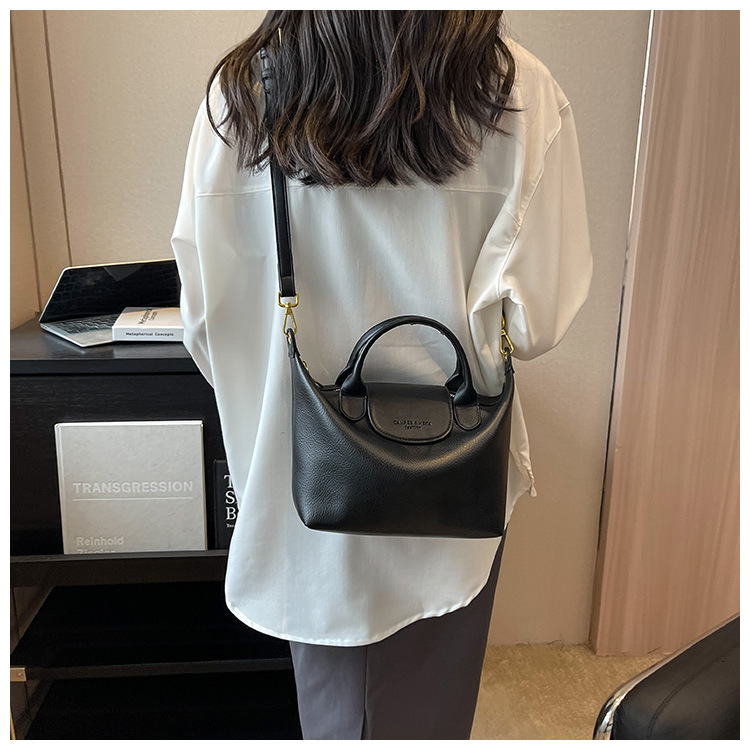 Free Shipping Shopping Bag Trendy Bags This Designer Year Versatile Crossbody Bag New Women's Fashion Simple Handheld Shoulder Small Bucket Bag