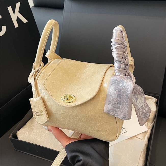 designer Niche Design High-End Underarm Bag for Women 2025 New Summer Fashion Lychee Texture Versatile Commuter Shoulder Crossbody Bag