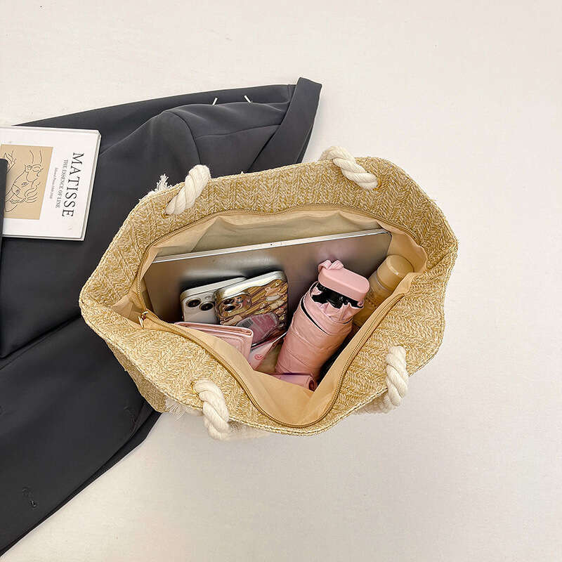 Trendy Large Capacity Woven for Women 2025 New Single Shoulder Fashion Straw Beach Casual Tote Bag