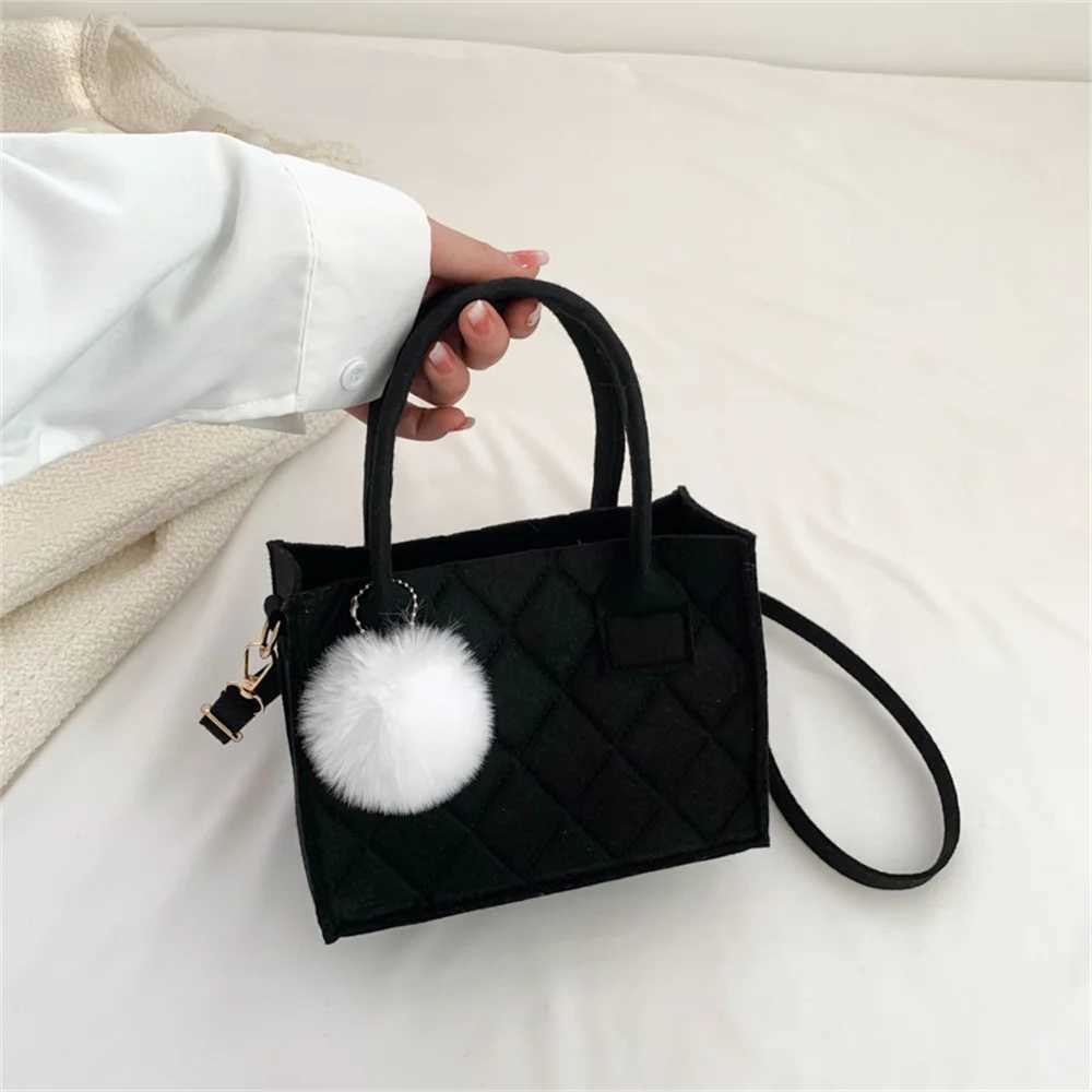 Women Small SquareCrossbody Bags New Simple and Versatile Casual Handbag Fashion Popular Girls Felt Shoulder Messenger BagsXJ250604
