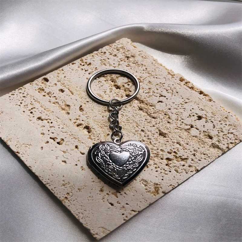 Photo Frame Heart Locket Keychains y2k Handmade Heart-Shaped Small Box Fairy Tale Keyring Gift for Her M250604