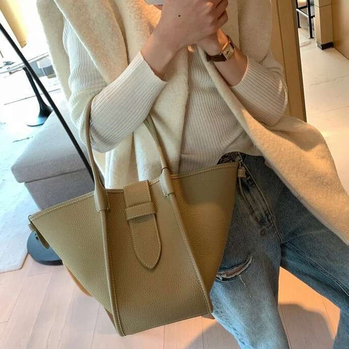 Women's Bags Designer Women's Bags Designer Niche VASIC New Wing Cowhide Handbag Women's Swing Bag