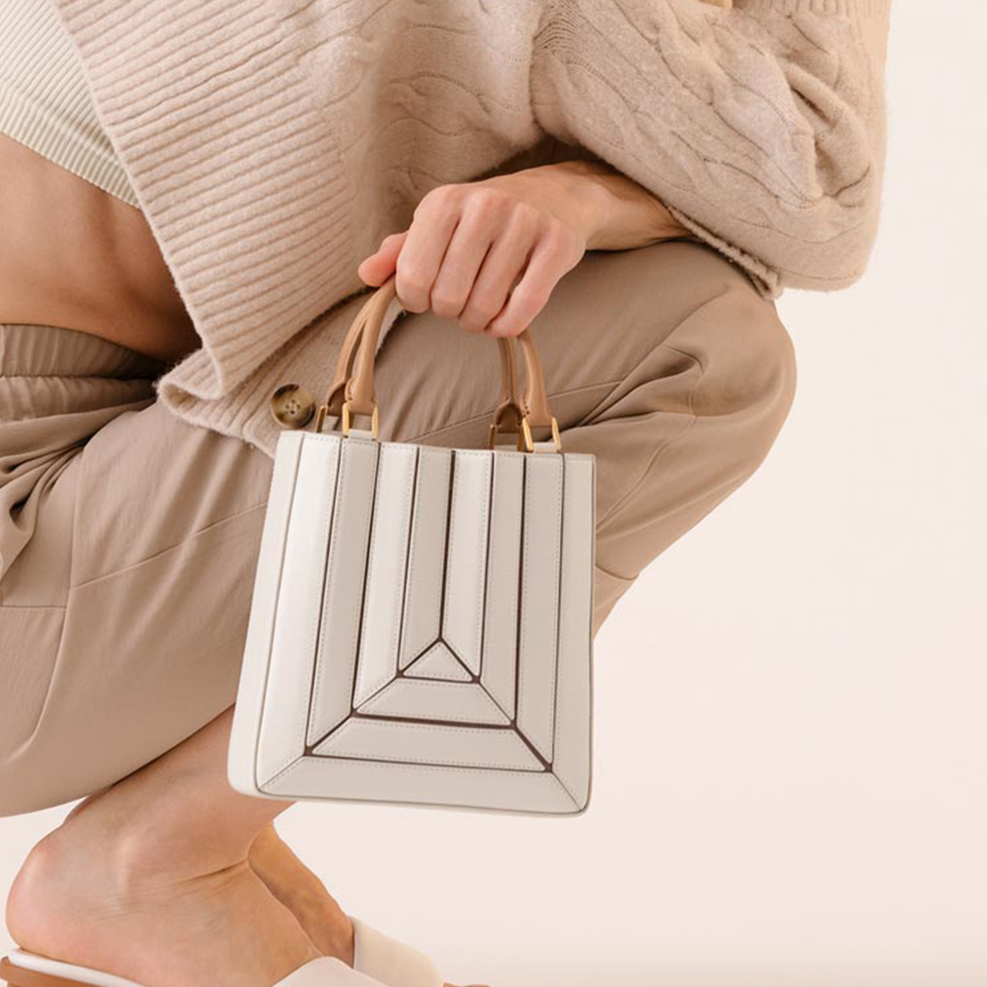 Women's crossbody bag new niche fashion multifunctional shoulder bag designer women's large capacity commuting handbag