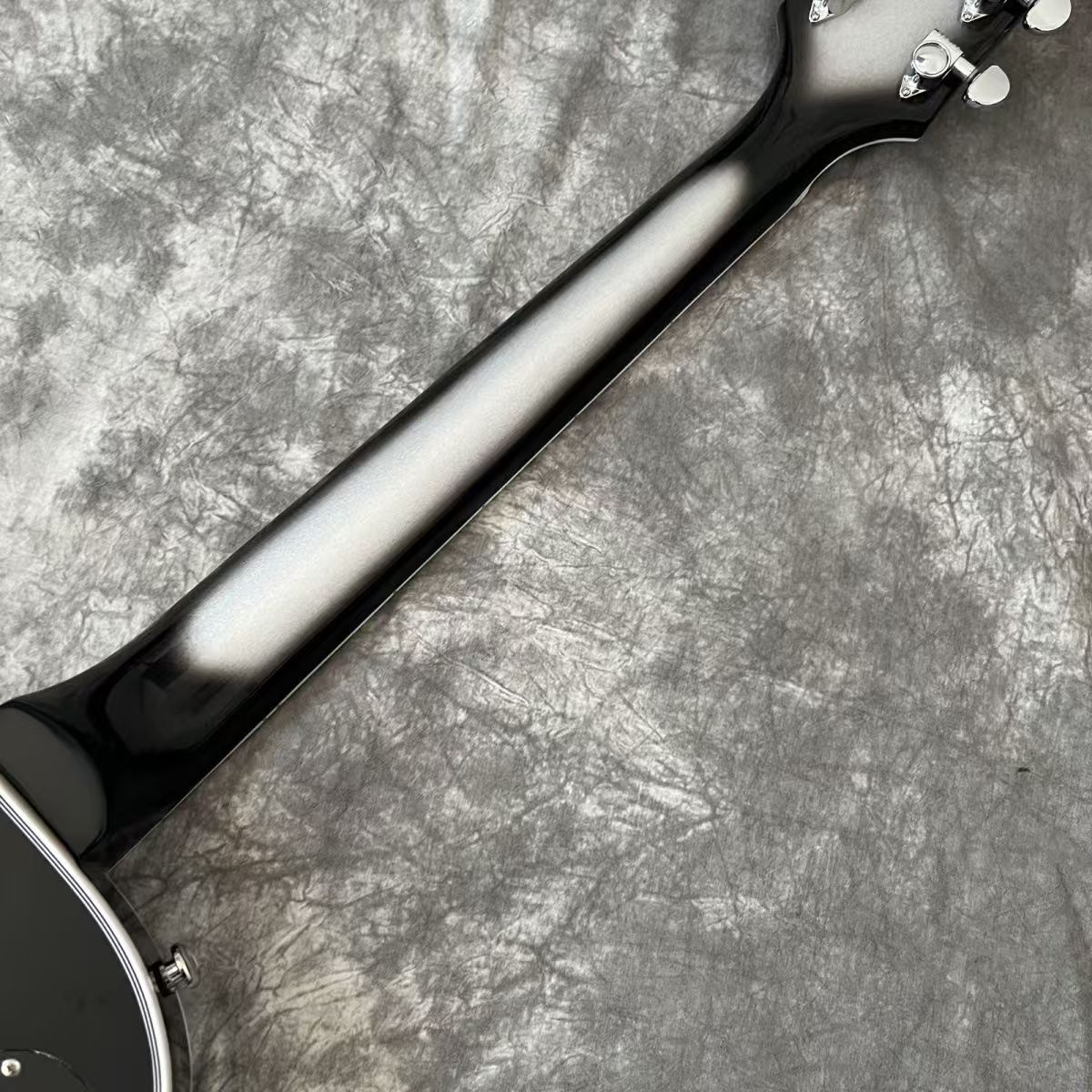 Gray Electric Guitar with Black Ring for Personalization