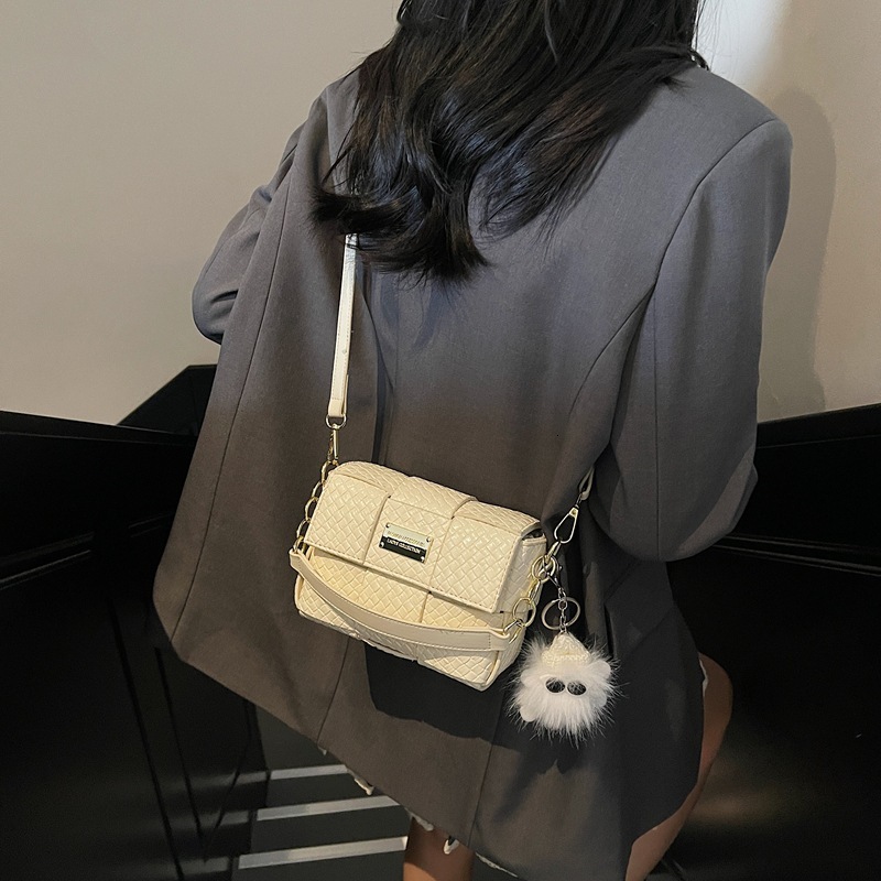 designer Hot-Selling Niche Versatile Woven Pattern Single Shoulder Underarm Bag for Women Retro Casual Handbag Crossbody Small Square Bag