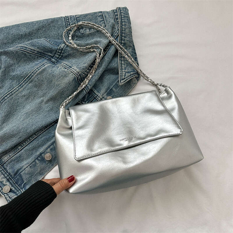 Soft Leather Large Capacity Fashion Simple Commuter Chain Shoulder for Women 2023 Early Autumn New Versatile Ins Tote Bag