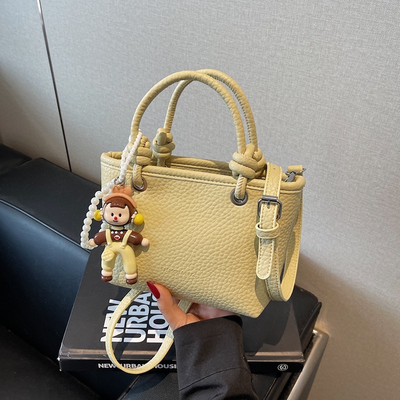 designer Early Spring Niche Handbag Women's 2025 New Fashion Handheld Small Tote Bag Versatile Commuter Crossbody Bag