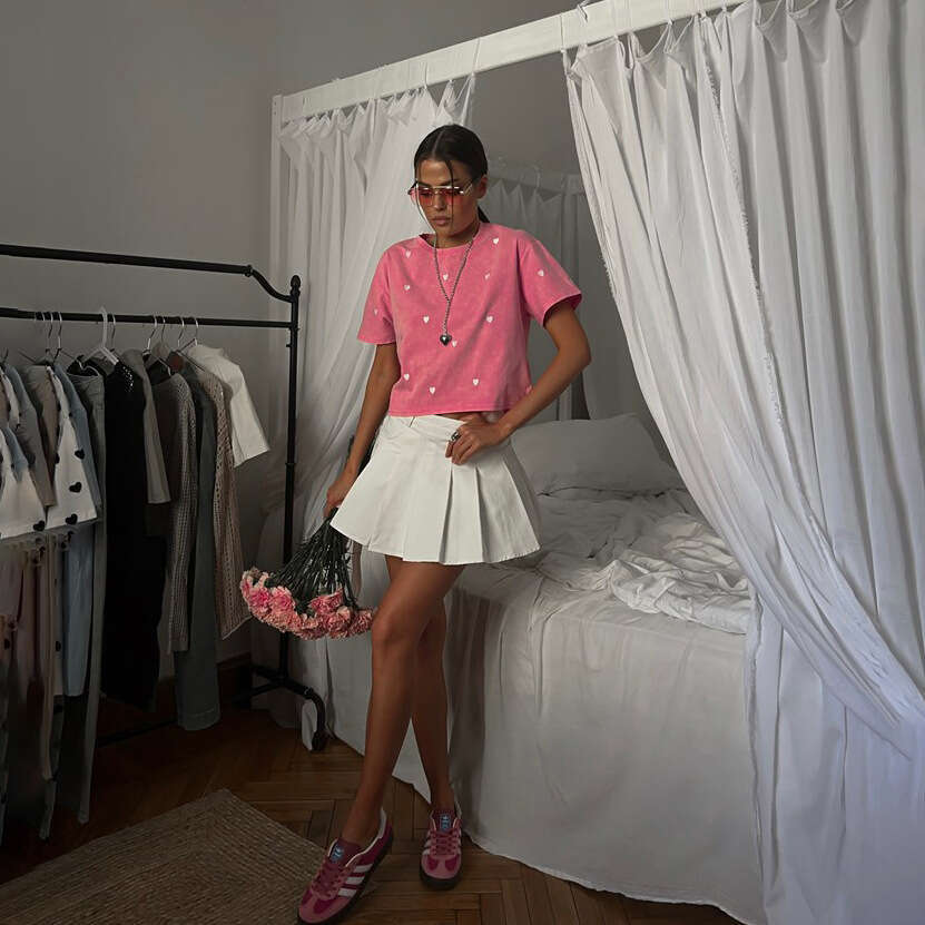 Hot Selling Round Neck Pullover Short Sleeve Loose Women's T-Shirt Casual Heart Embroidery Drop Shoulder Slimming Top For Women B5