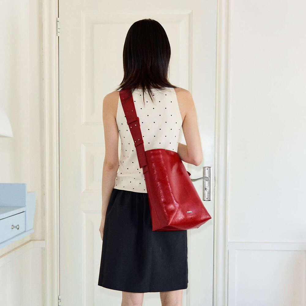 Women's Bags Designer FOFO Wandering Niche Designer Oil Wax Leather Versatile Commuter Large Capacity Cowhide Single Shoulder Crossbody Women