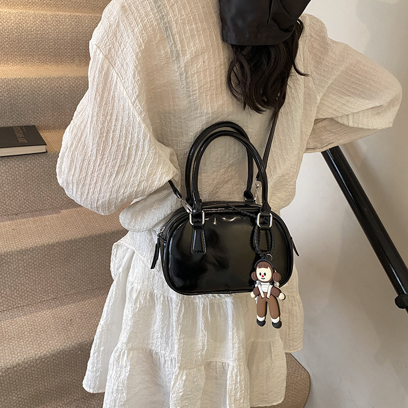 designer High-Quality Textured Stylish Handbag for Women 2025 New Fashion Small Tote Bag Spring Summer Versatile Commuter Crossbody Bag