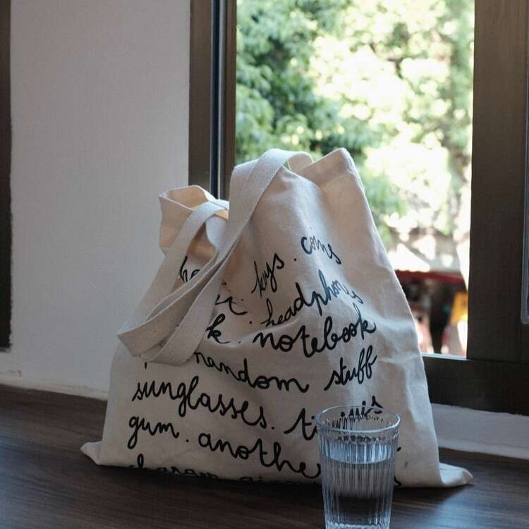 Korean Version English Alphabet French Style Large Capacity Canvas "What's in my bag" Simple Tote Bag