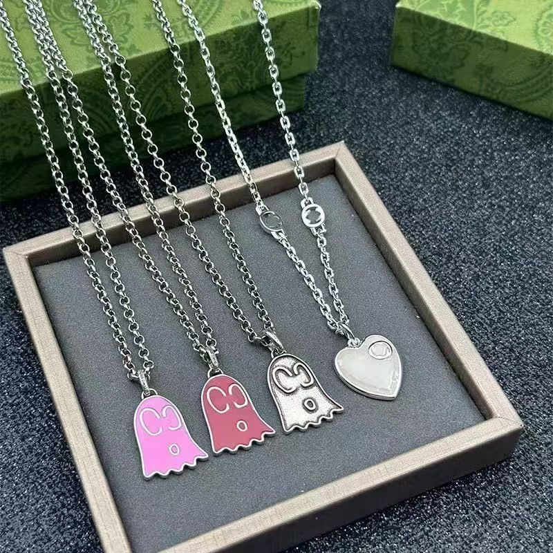 Fashion Necklace Letter Necklace Pendant Silver Necklace Design Pendant Necklace for Men and Women Chain Fashion Necklaces Jewelry Supply