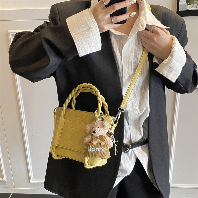 designer High-end Retro Bag for Women 2025 New Spring Summer Trend Versatile Crossbody Bag Fashion Simple Handbag Bucket Bag