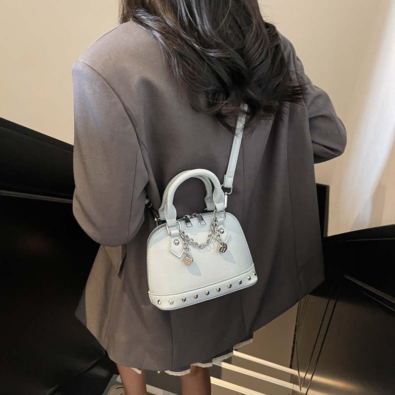 designer 2025 New Niche Design High-End Champagne Studded Shell Handbag for Women Fashionable Stylish Shoulder Crossbody Bag