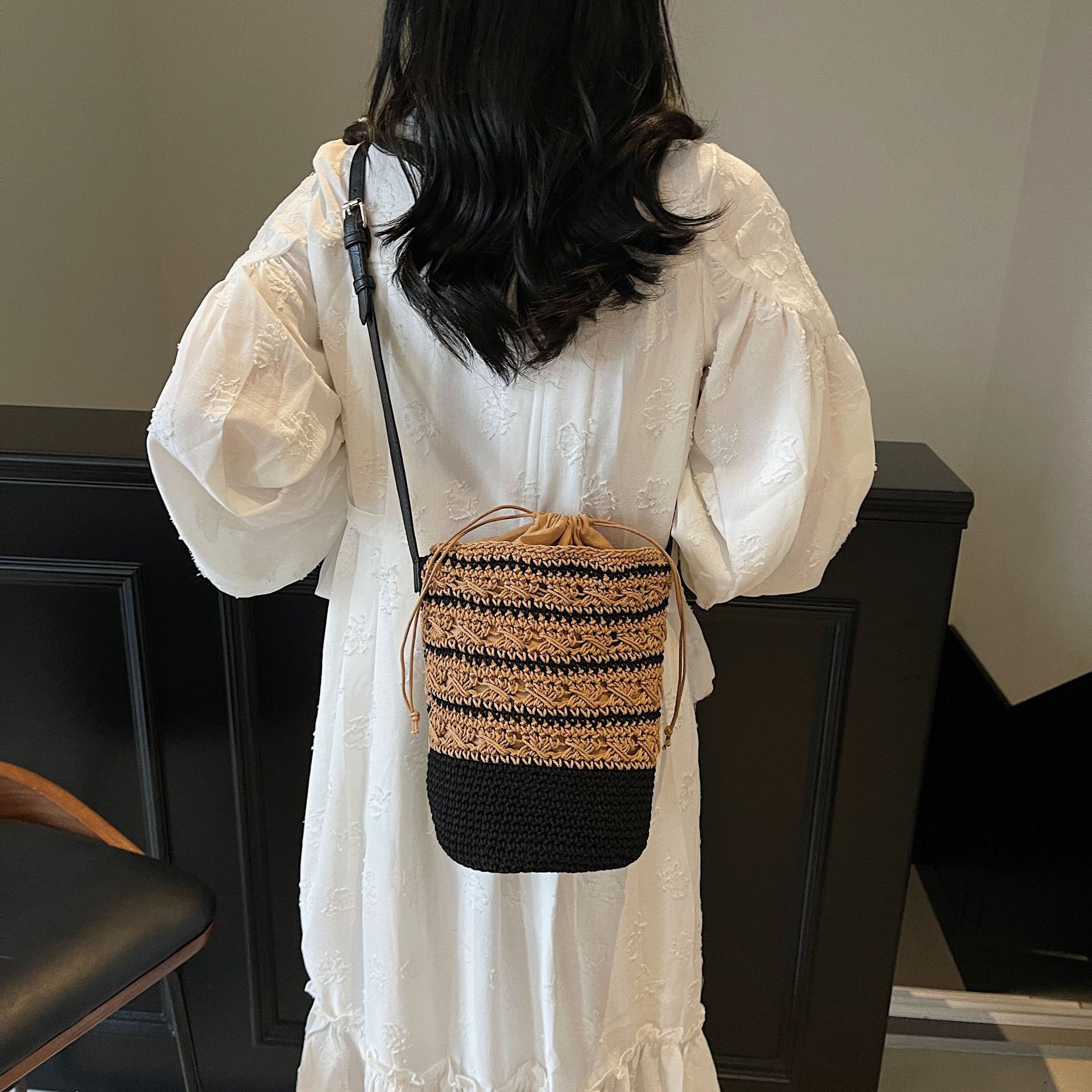 designer Woven Cotton Thread Bucket Bag Single Shoulder Patchwork Striped Bucket Bag Versatile Vacation Beach Bag Drawstring Crossbody Handbag