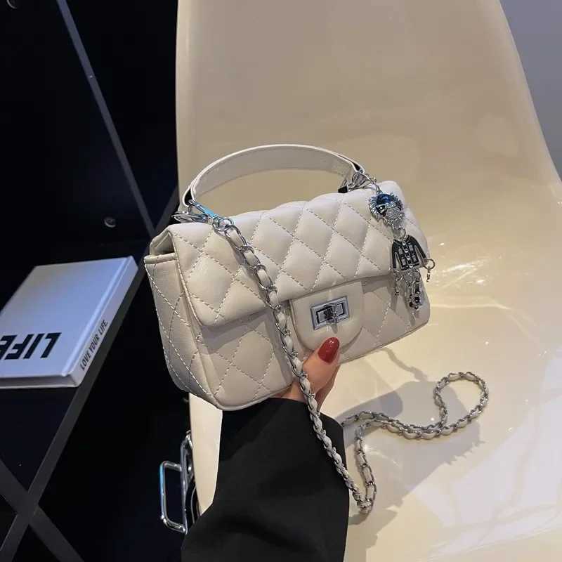 Trendy Commuter Womens Crossbody Bag Diamond Pattern Chain Small Square Bag Versatile Single Shoulder Bag Fashionable AE Stock XJ250604