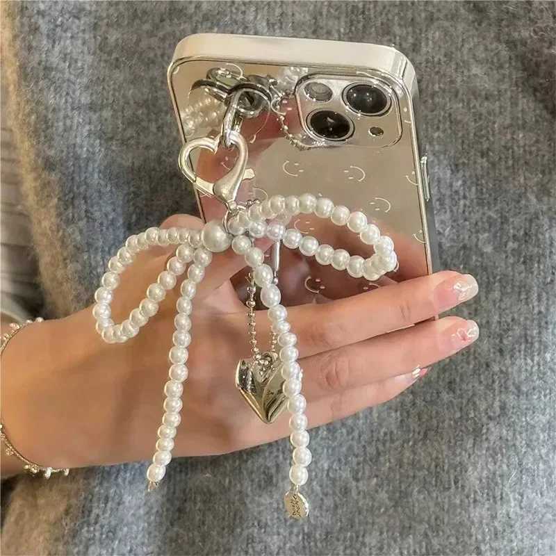 White Bowknot Heart Keychain Women Korean Sweet Charm Pearl Bow Backpack Key Ring Handmade Jewelry Ornament Bags Pendants Gifts W250604