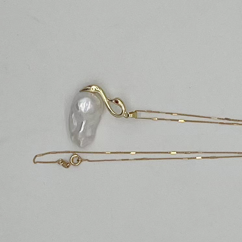 Retro Style Natural Pearls Pendant with Unique Swan Design - Necklaces for Women