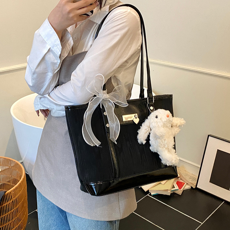 designer High-End Commuter Large Capacity Underarm Bag for Women 2025 New Fashion Versatile Color-Block Shoulder Handbag Tote Bag