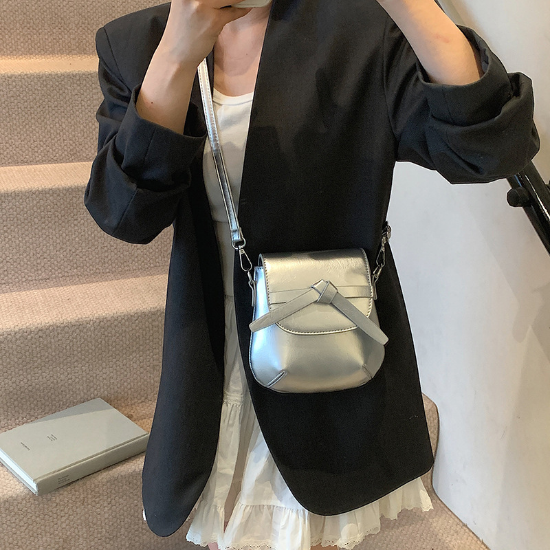 designer High-end Handheld Small Square Bag 2025 New Spring Trend Niche Fashion Simple Shoulder Bag Trendy Crossbody Phone Bag