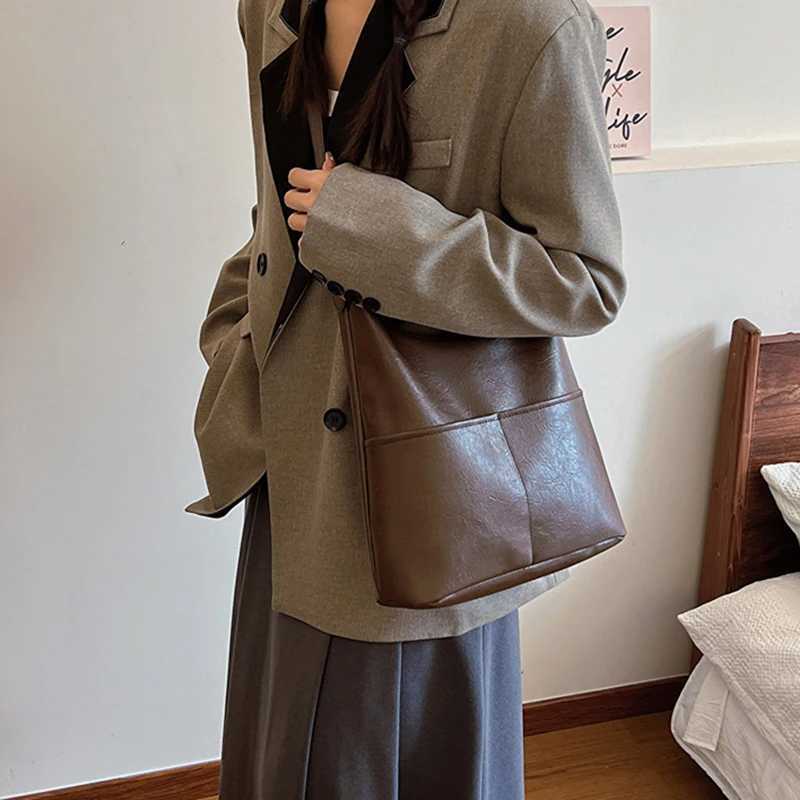 INS Simple Commuter Underarm Tote Large Capacity Premium Feeling Shoulder Crossbody BagXJ250604