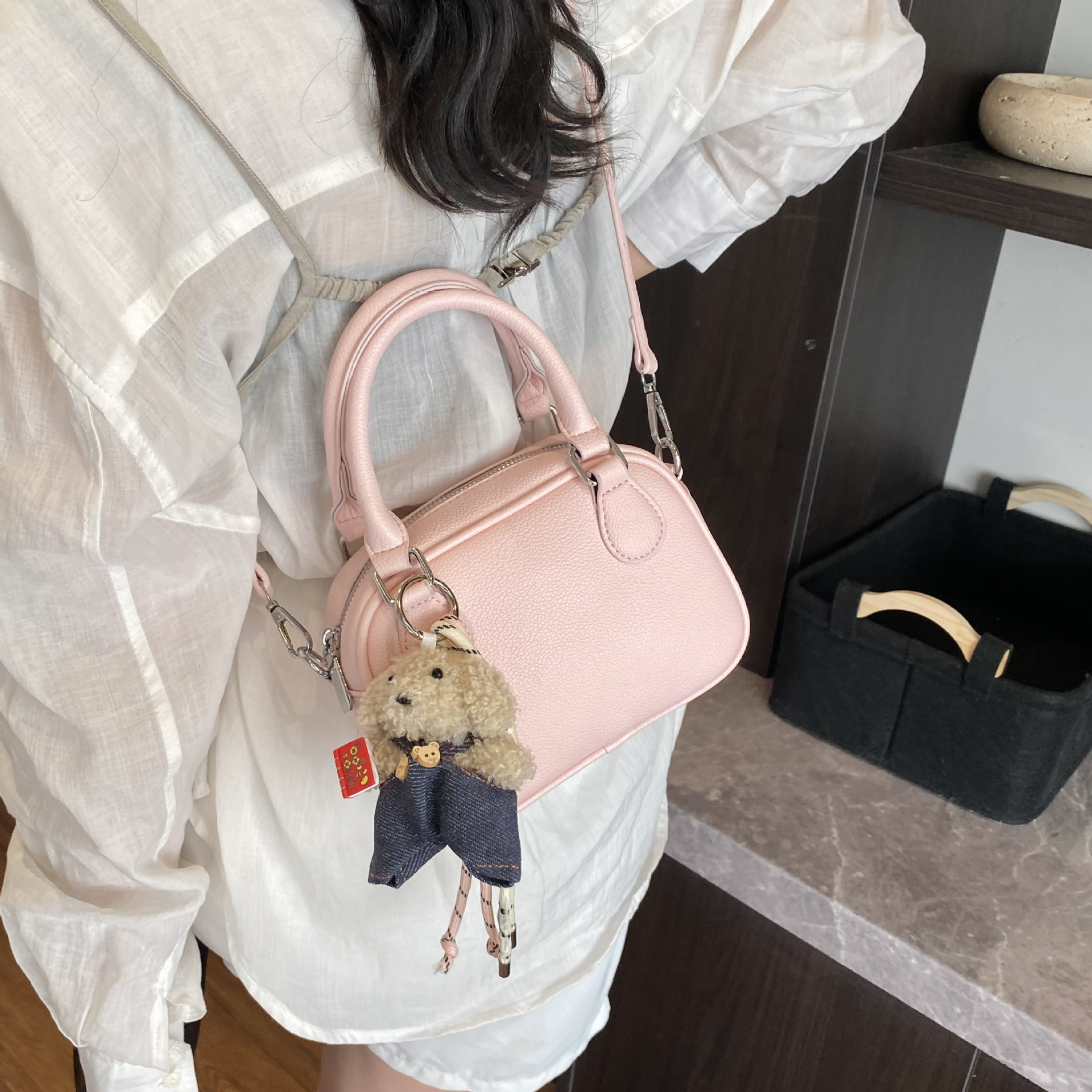 designer Handheld Boston Bag 2025 Spring New Niche Design Versatile Stylish Crossbody Bag Trendy Shoulder Bag