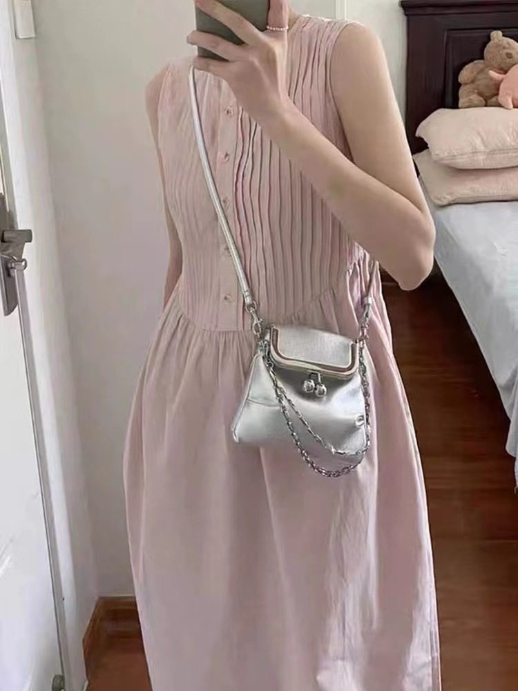 New summer silver super popular chain fashion women s crossbody bag niche design mini bag fashion designer fashionable women s shoulder bag