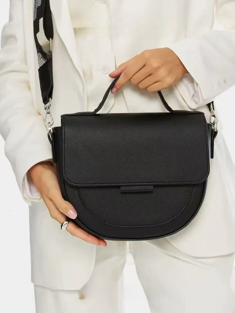 Top Brand High Quality New 2025 New Trendy Women's Crossbody Handbag Saddle Bag Fashion High-end Portable Large Capacity Shoulder Bag New Free De