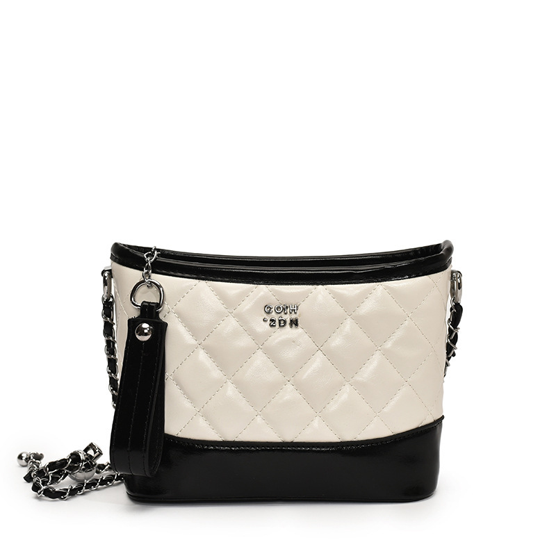 designer Trendy Quilted Chain Small Bag for Women 2025 New Fashion Versatile Underarm Bag Stylish Shoulder Crossbody Bag