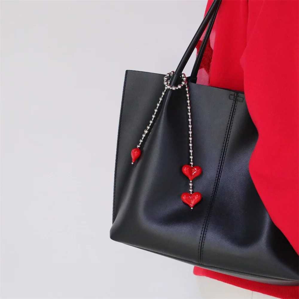 Big Red Love Heart Womens Bag Charms Y2K Bag Packaging Accessories Fashion Lady Jewelry Keychain Beads Chain For Key Bags W250604