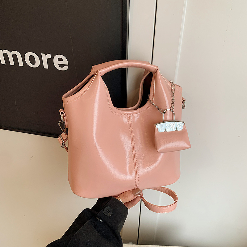 designer Lazy Style Niche Soft Leather Bag for Women 2025 Spring Summer New Large Capacity Versatile Underarm Bag Crossbody Bag Basket Bag