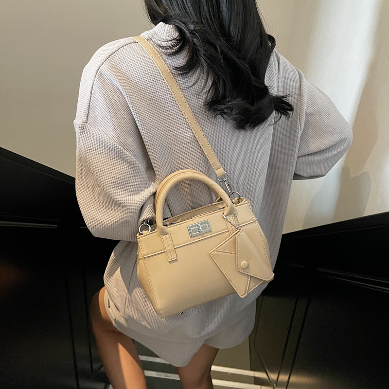 designer High-end Niche Handbag for Women 2025 New Spring/Summer Versatile Crossbody Bag Trendy Simple Tote Bag Bucket Bag