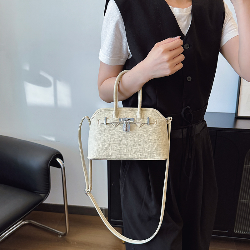 designer Elegant Socialite Fresh Style Women's Shell Bag 2025 New Fashion Versatile Handbag Shoulder Crossbody Bag Light Luxury Niche