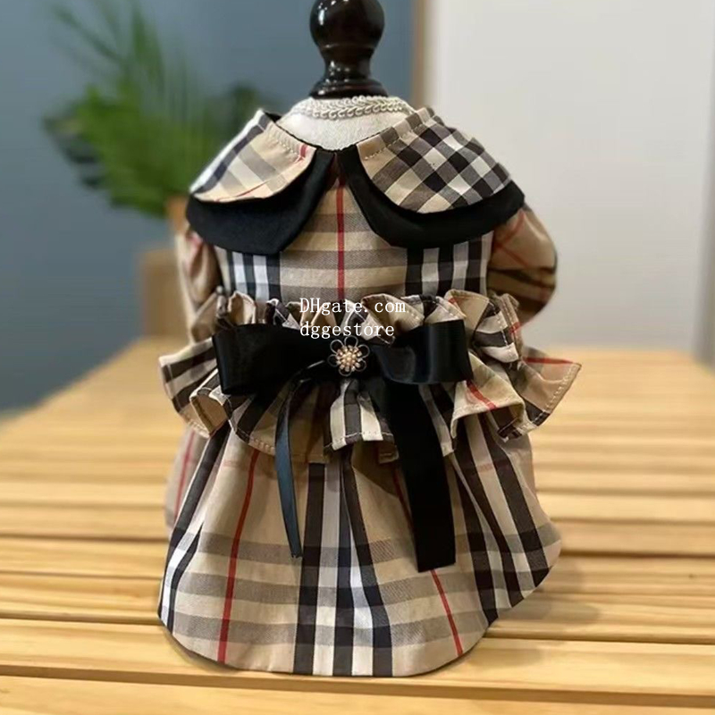 free shipping Designer Clothes ics Plaid Pattern Dresses with Bow Tie Cute Spring Summer Puppy Draped Skirt for Small Dogs and Cats Dog Birthday Gift 
