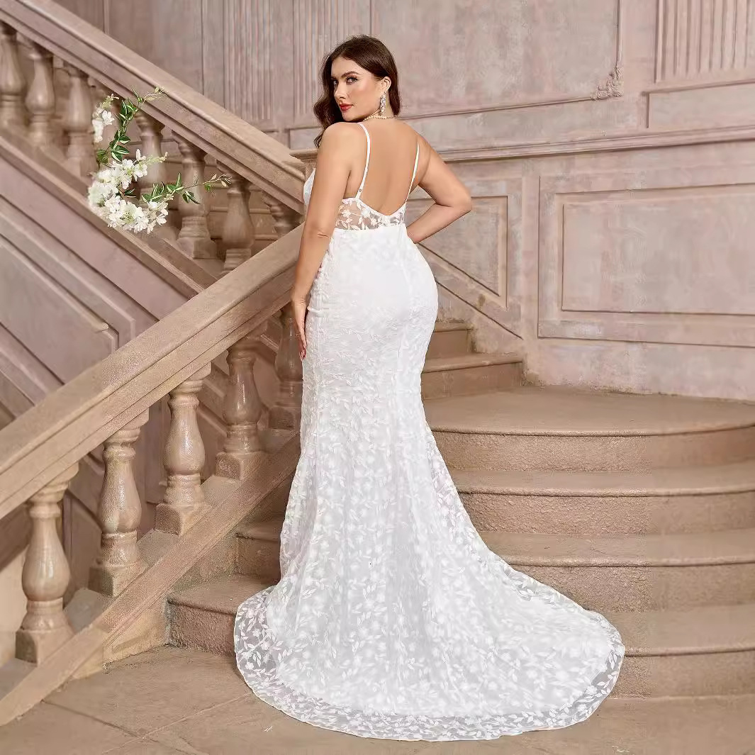 Womens plus size sexy trailing white suspender V-neck trailing wedding dress without chest cotton