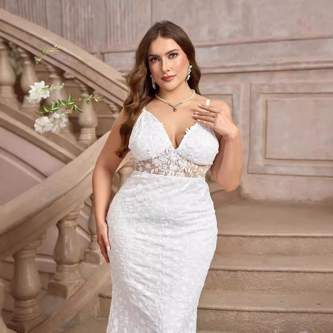 Womens plus size sexy trailing white suspender V-neck trailing wedding dress without chest cotton