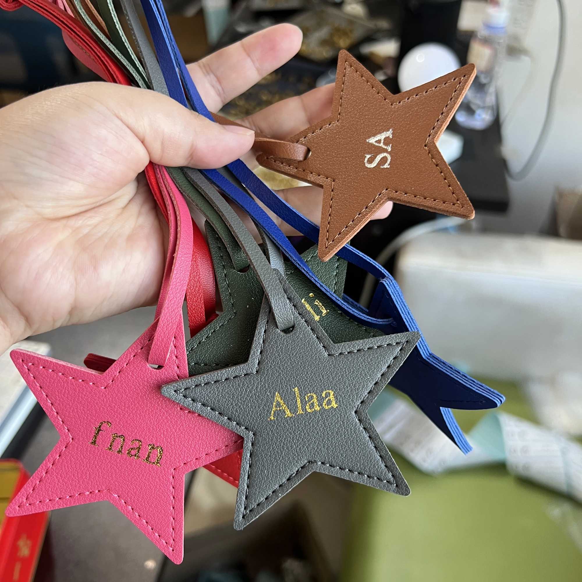 New Free Custom Initials Leather Five-Pointed Star Keychain Pendant Car Key Star Decoration Pendant Bag Accessories W250604