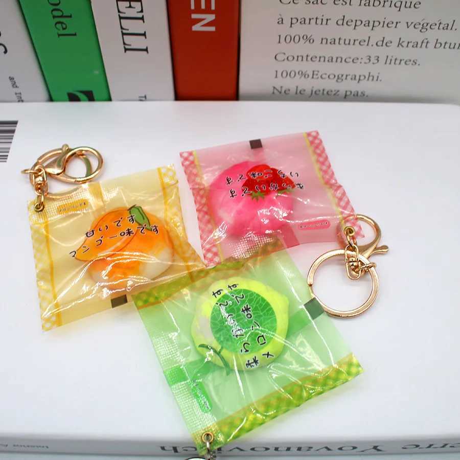 False Pineapple Bread Keychain Bag Phone Backpack Hanging Decoration Stress Relief Toy Keyring Creative Simulation Food Play W250604