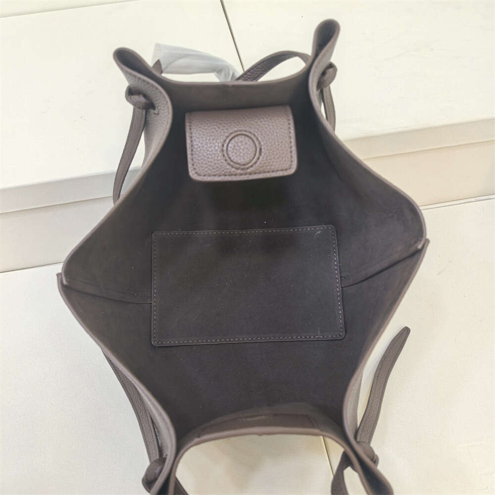 Women's Bags Designer Women's Bags Designer YUZEFI New Trendy Versatile Tote Handheld Wing Large Capacity Women's Underarm Bag